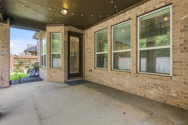 Building Photo - 3020 Rocky Canyon Dr