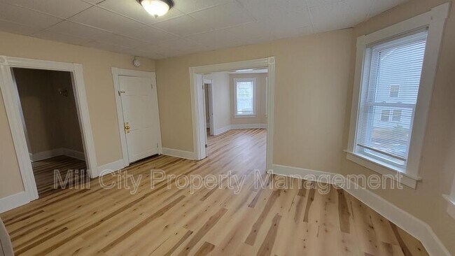 Building Photo - 414 Cedar St