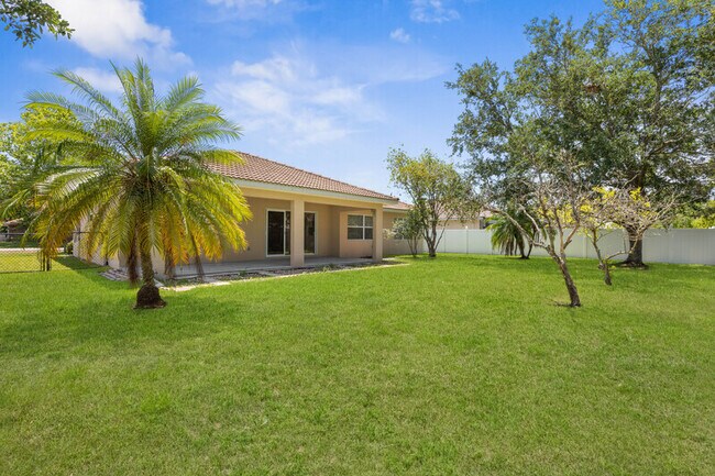 Building Photo - 22 Rocking Horse Dr