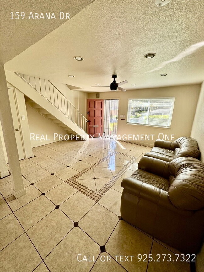 Building Photo - 159 Arana Dr