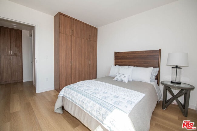 Building Photo - 2853 West Blvd