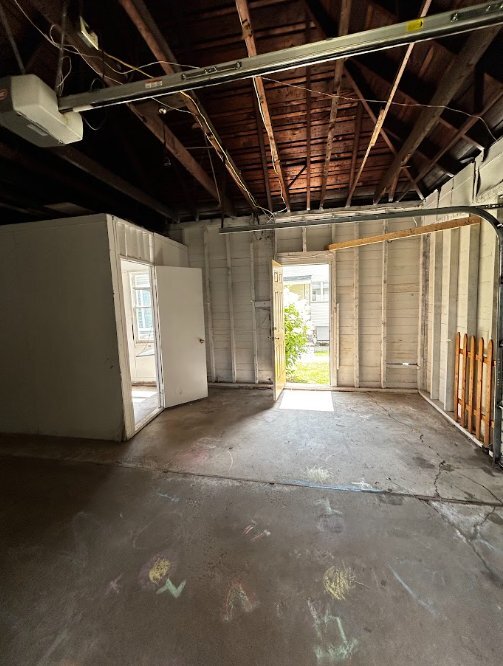 Building Photo - 807 N Irving Ave