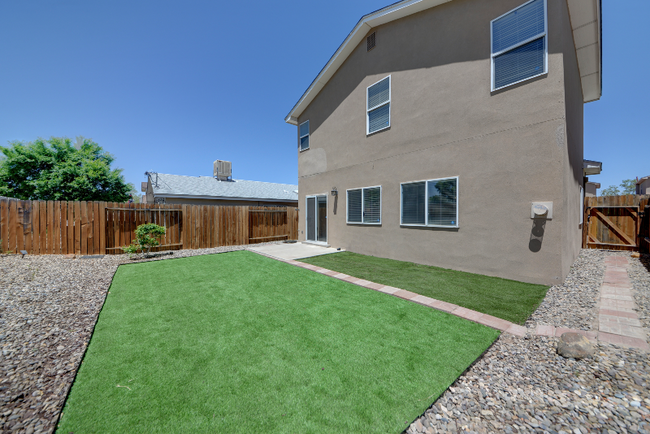 Building Photo - 7312 Eagle View Ave NE