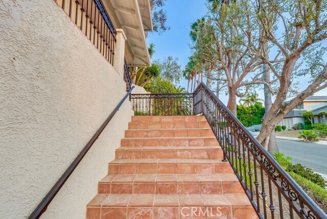 Building Photo - 3554 Seaglen Dr
