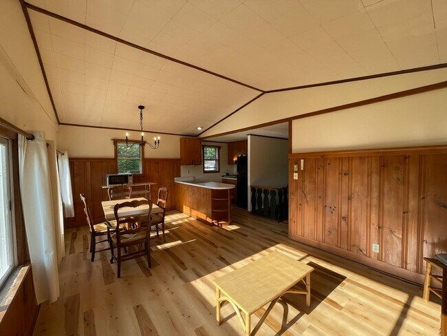 Building Photo - 13 Winhall Hollow Rd