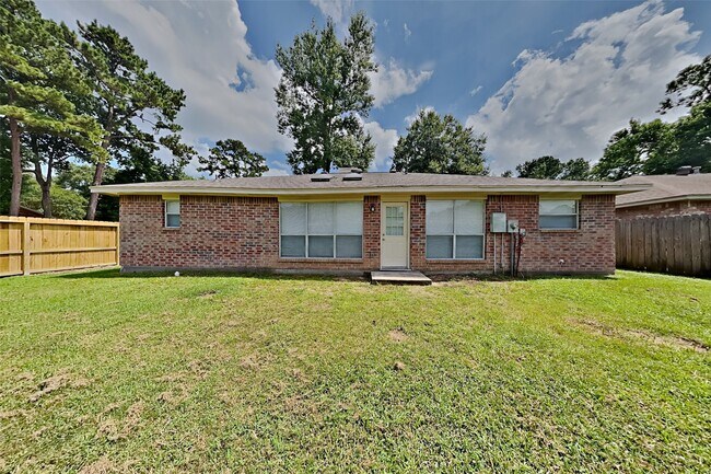 Building Photo - 2631 Sherwood Hollow Ln