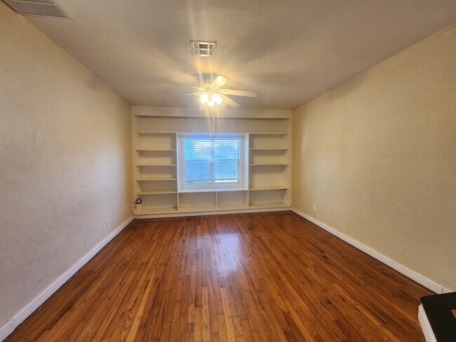 Building Photo - 2506 SW Cornell Ave