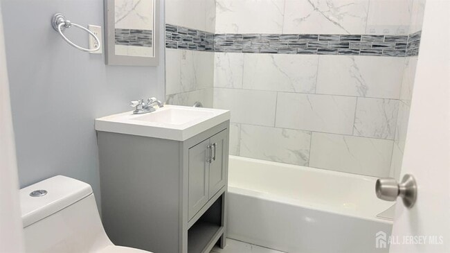 Building Photo - 396 College Dr