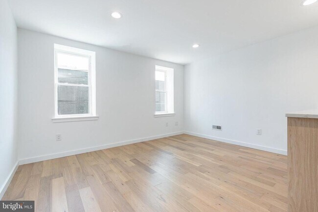 Building Photo - 507 W Dauphin St