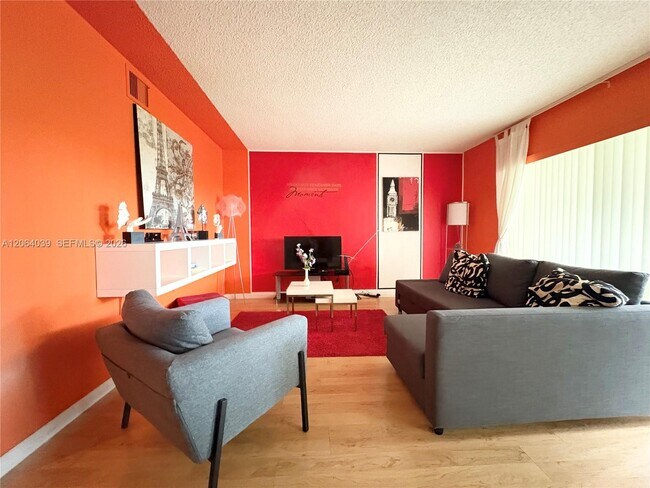Building Photo - 929 Coral Club Dr
