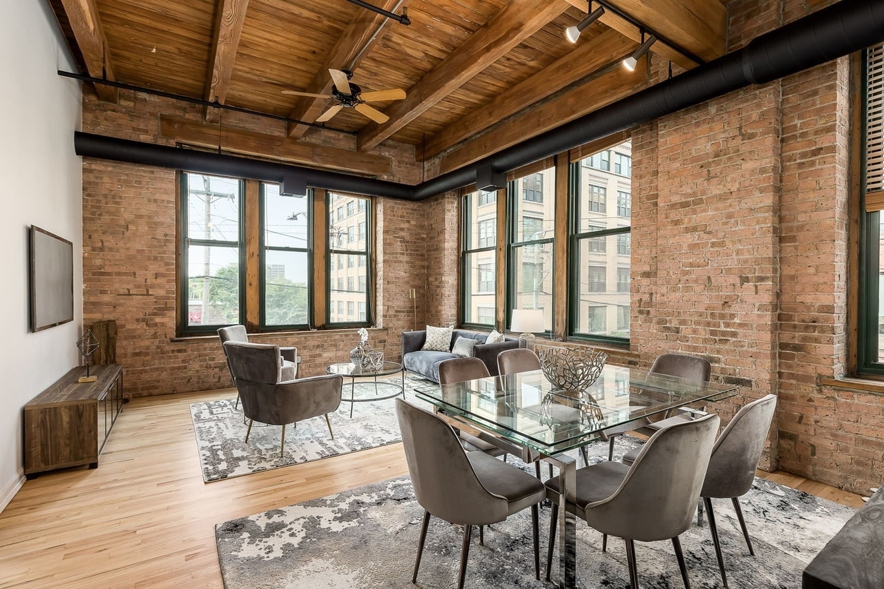 Building Photo - 331 S Peoria St