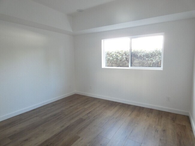 Building Photo - 6034 Craner Ave
