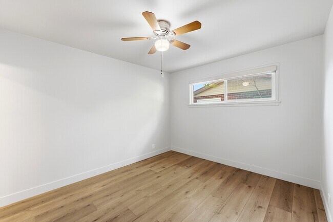 Building Photo - 1153 Buccaneer Dr