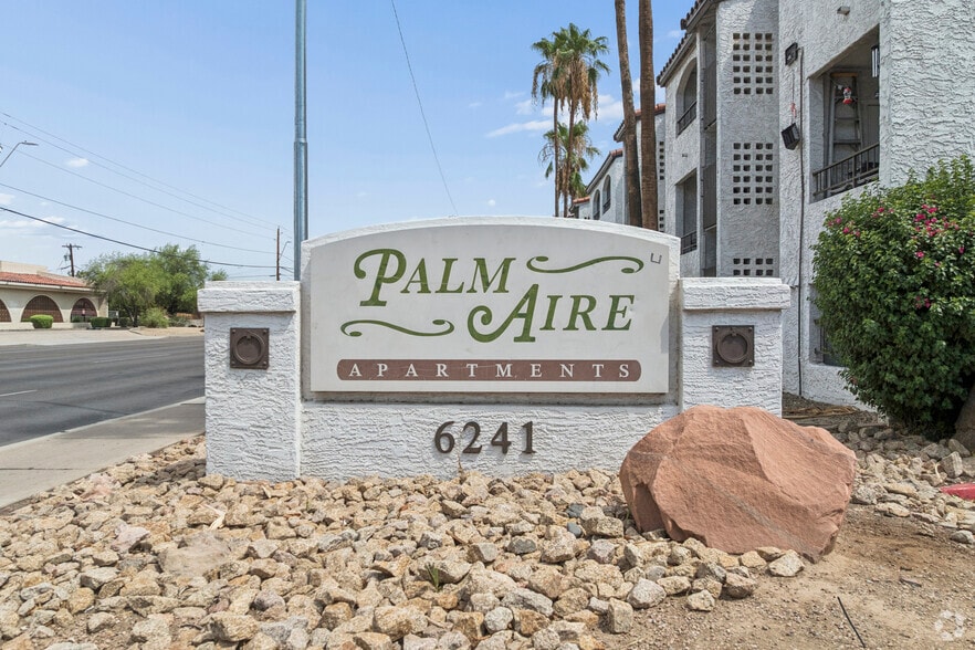 Building Photo - Palm Aire Apartments