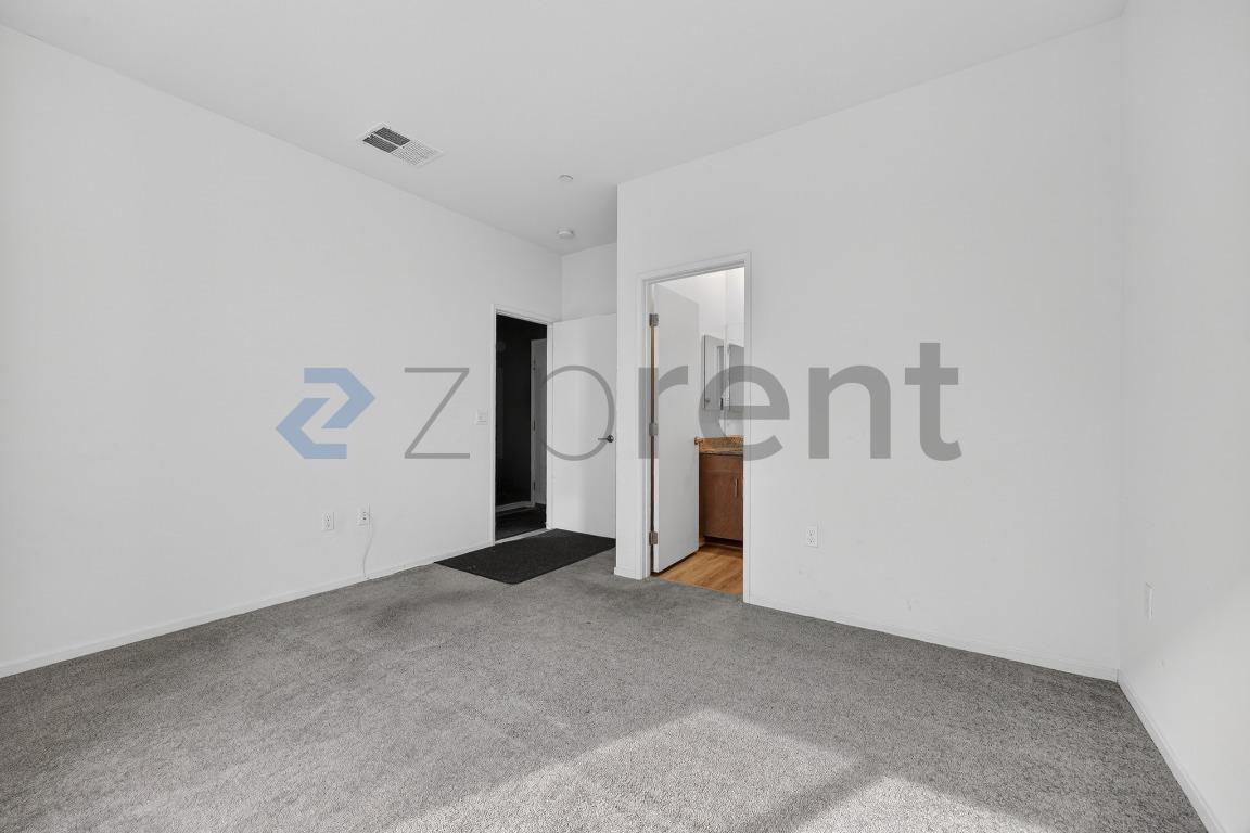 Building Photo - Unit 198