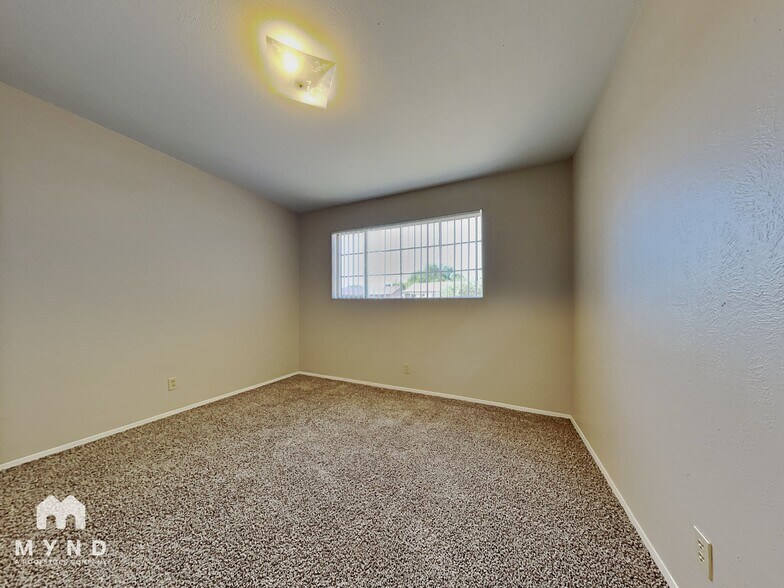 Building Photo - 3117 W Aster Dr