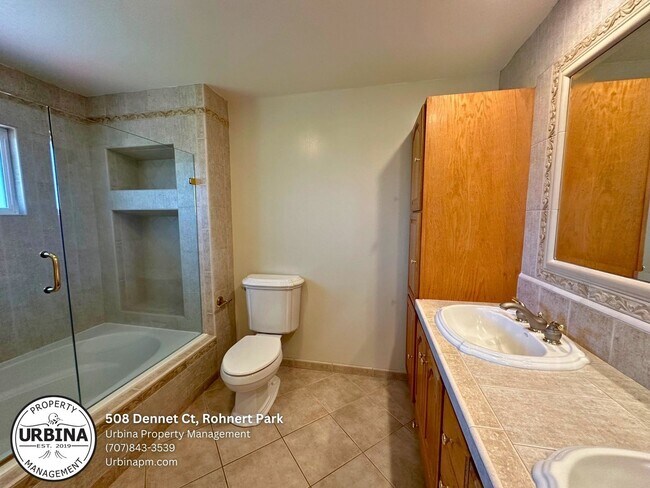 Building Photo - Expansive Rohnert Park D Section Home – Id...