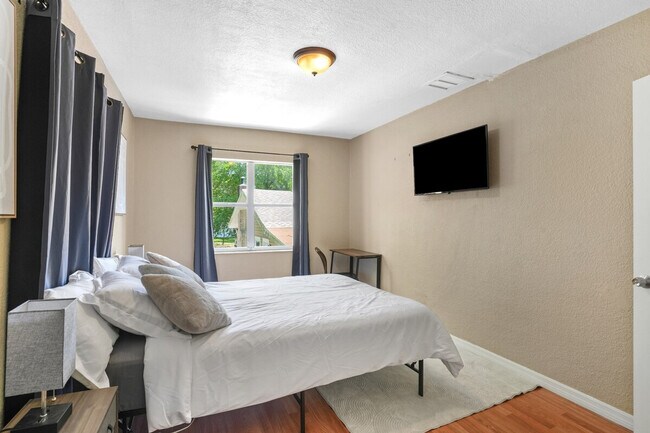 Building Photo - 3410 N 11th St