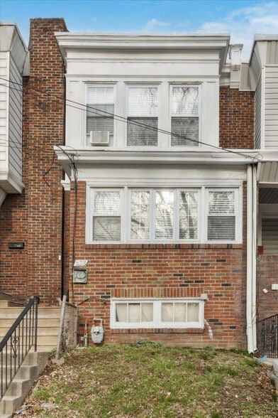 Building Photo - 228 N 6th St
