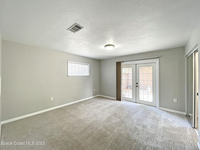 Building Photo - 305 Belmont Dr