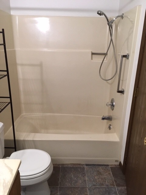 Building Photo - 310 Green Meadow Dr