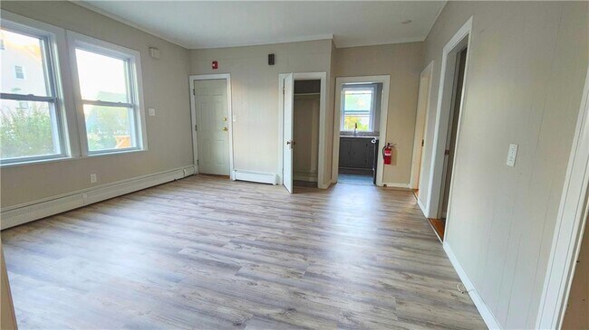 Building Photo - 126 Welles St