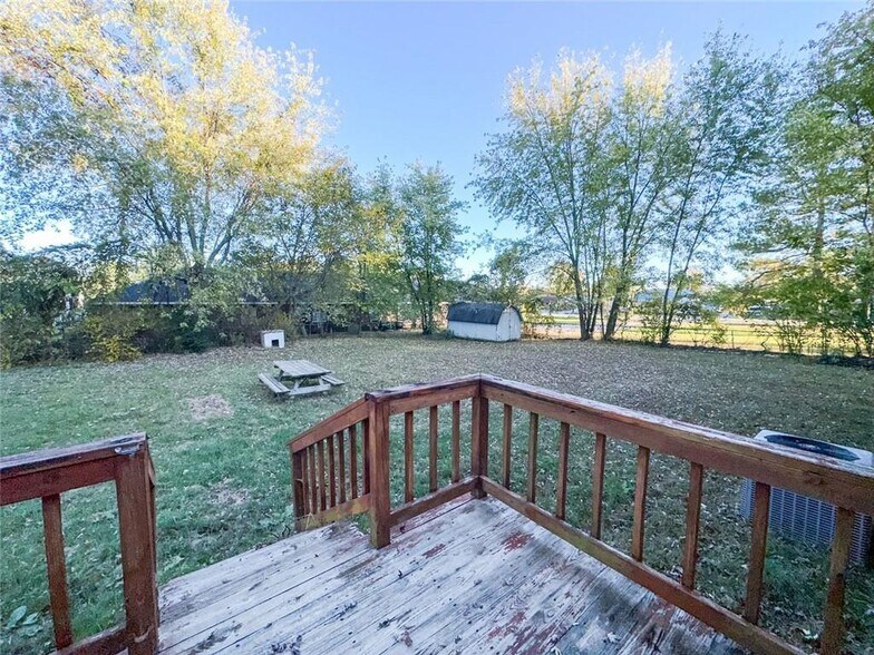 Building Photo - 102 Brenda Ave