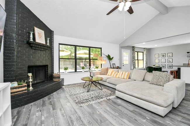 Primary Photo - 5706 Sunnygate Dr