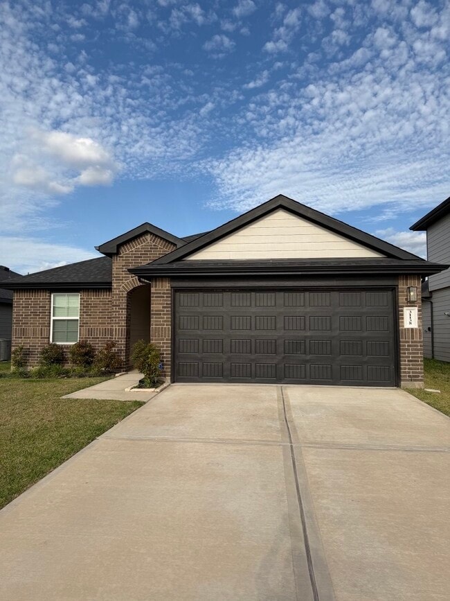 Building Photo - 31138 Delamere Turn Trial