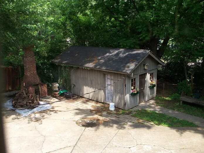 Building Photo - 3810 Kenwood Ave