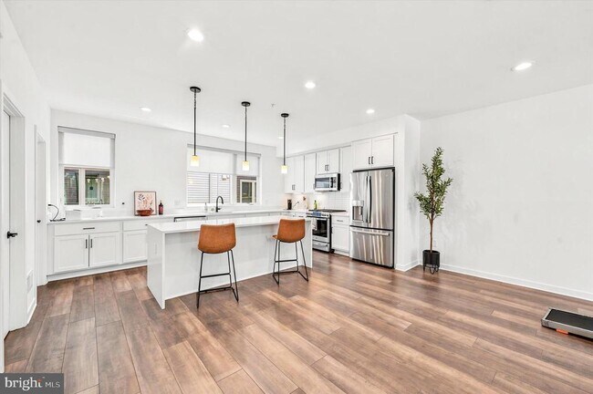 Building Photo - 3005 Birchview Walk