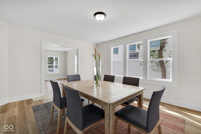 Building Photo - 3160 Graceland Ave