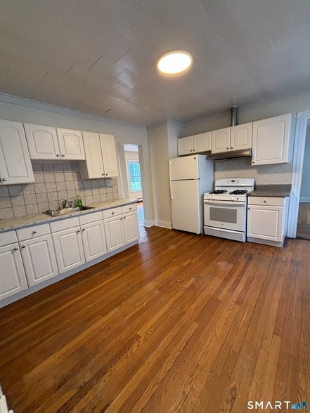 Building Photo - 2395 Main St