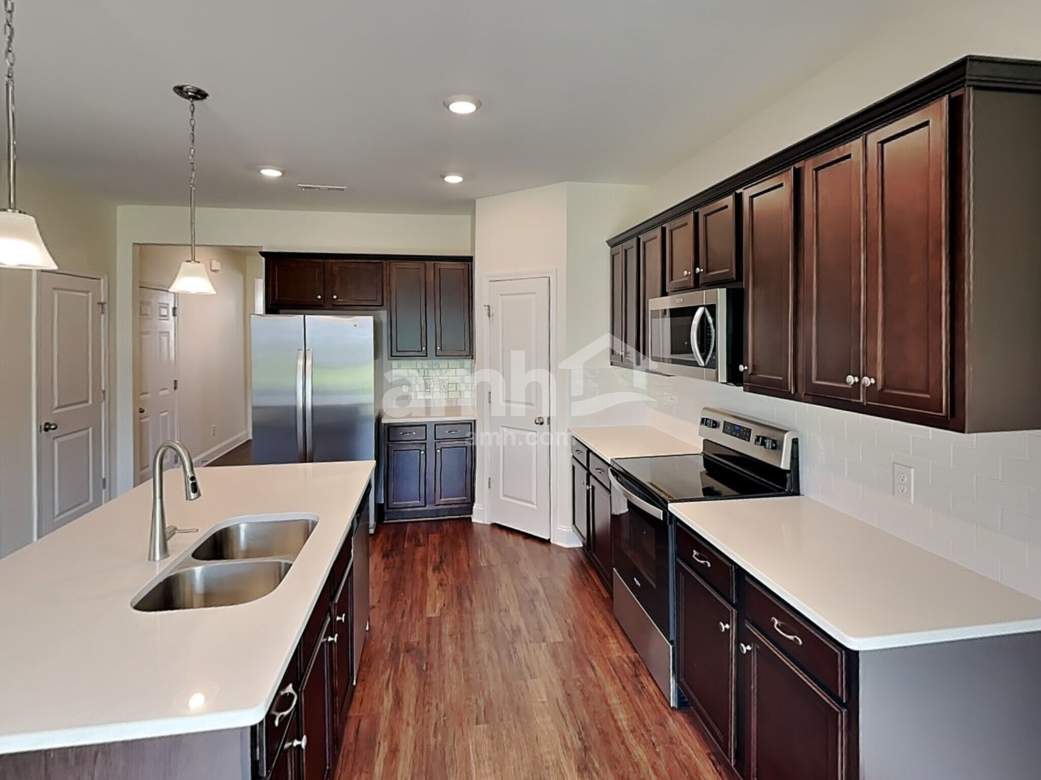 Building Photo - 5220 Valor Dr