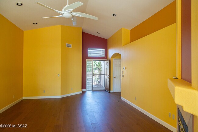 Building Photo - 11146 N Desert Flower Dr