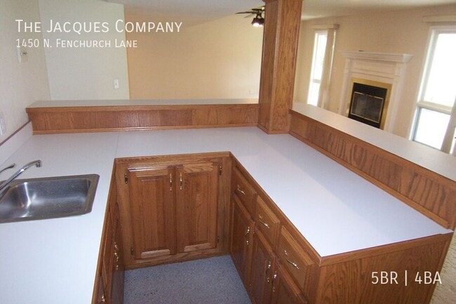 Building Photo - 1450 N Fenchurch Ln