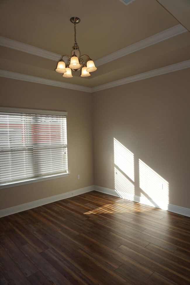 Building Photo - 307 Windmill Way