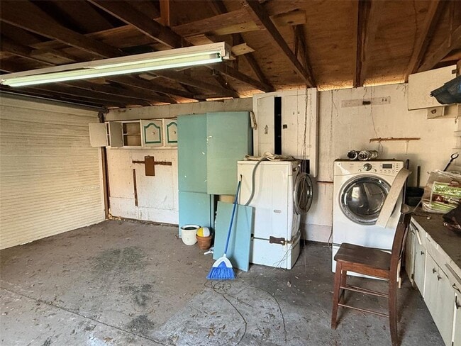 Building Photo - 1908 20th Ave N