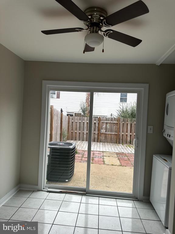 Building Photo - 325 Brock Square