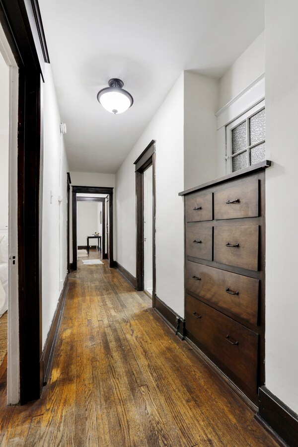 Building Photo - 603 W Green St