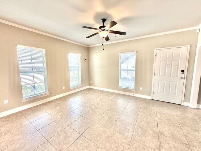 Building Photo - 9413 Burbank Dr