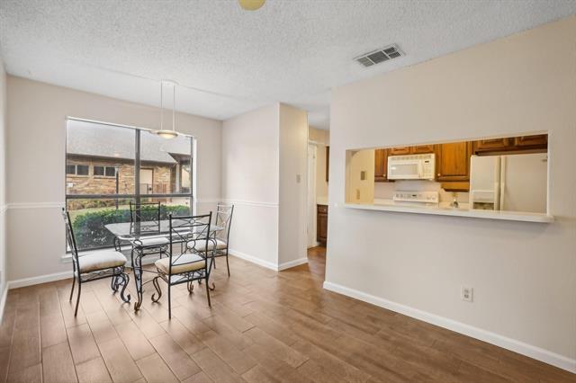Building Photo - 1301 Memory Ln