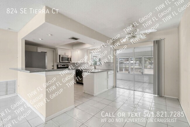 Building Photo - 824 SE Tierra Ct