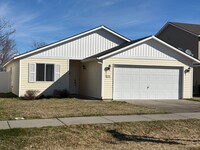 Building Photo - Rancher home!