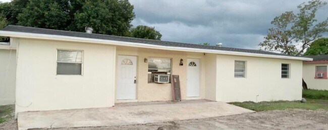 Primary Photo - 228 NW 9th Ave