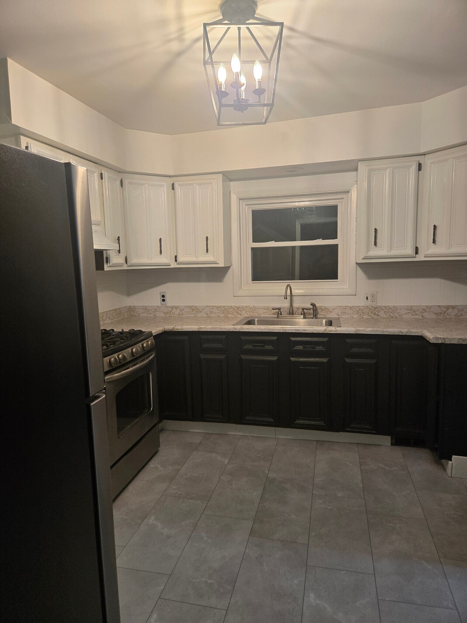 Building Photo - 489 Plymouth Ave