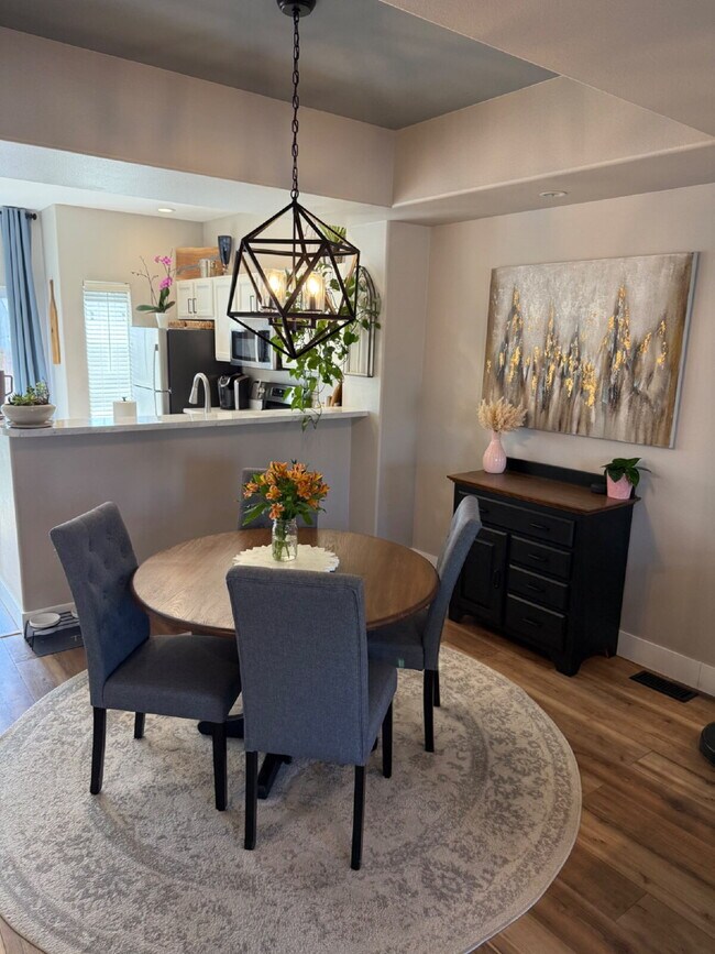 Building Photo - "Charming 2-Bed Townhouse in Littleton: Spacious 1,256 Sq Ft with 2 Full Baths & 1 Half Bath!"