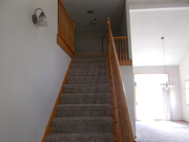 Building Photo - Large, beautiful home in South Richmond