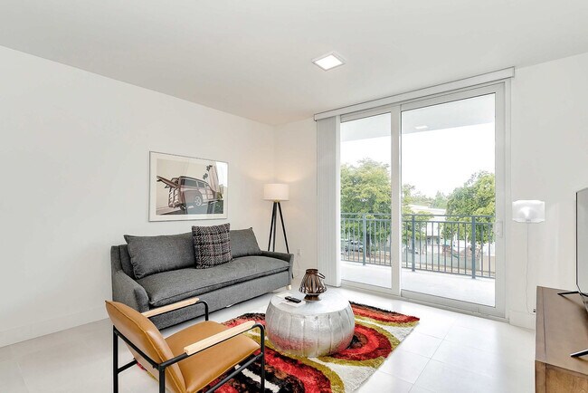 Building Photo - 1710 SW 27th Ave