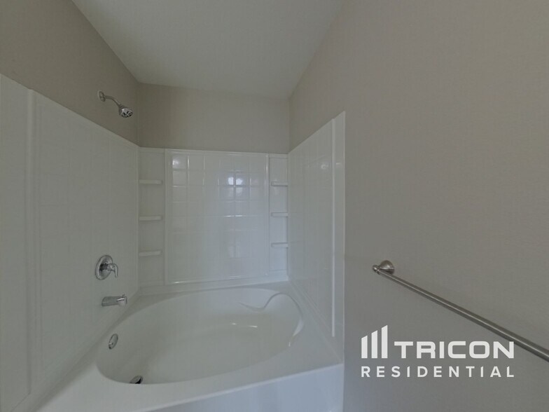 Building Photo - 9025 Puerto Vista Dr